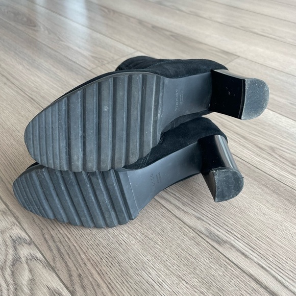 BLONDO - Reilly Waterproof Black Suede Boots - Picture 11 of 11